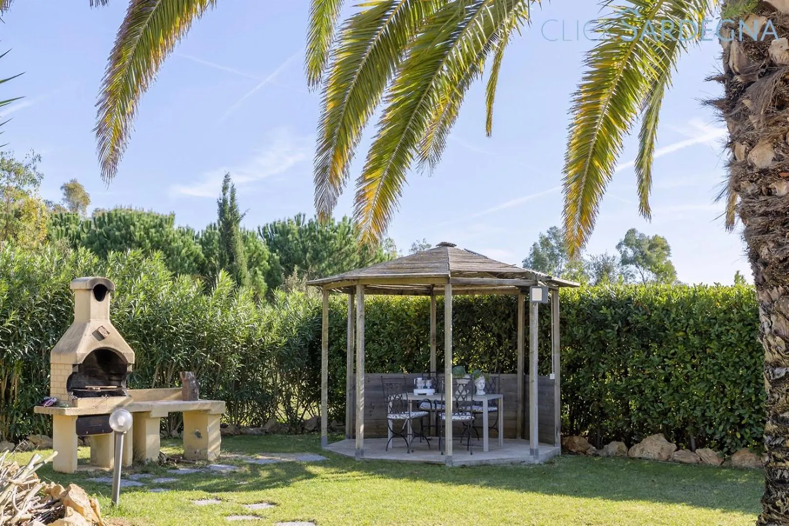 Large Villa Mediterranea In The Heart Of Coral Shore With Swimming Pool Large Garden With Palm Trees Alghero