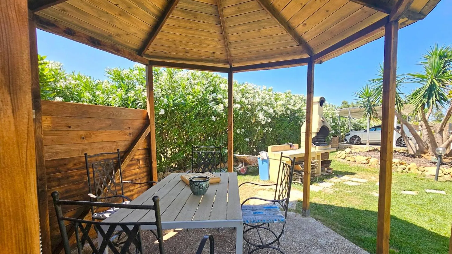 Large Villa Mediterranea In The Heart Of Coral Shore With Swimming Pool Large Garden With Palm Trees Alghero